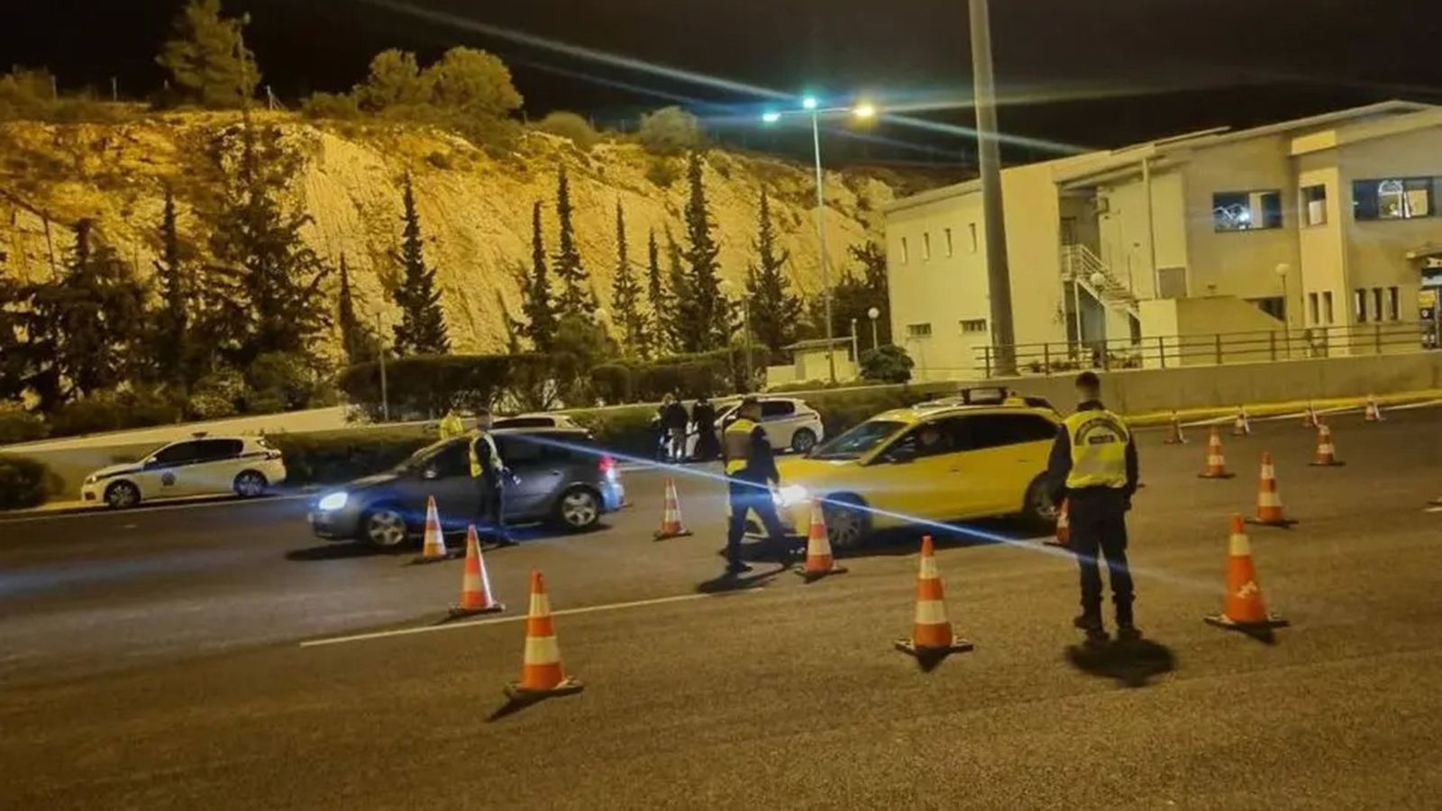 ΕΛ.ΑΣ.: 41.000 αλκοτέστ και 9 συλλήψεις στην Αθήνα